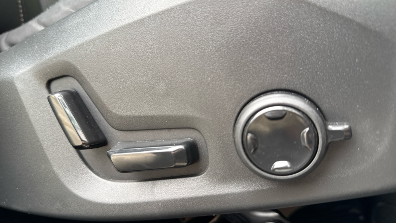 Volvo XC60 2.0 T8 [455] PHEV Ultra Dark 5dr AWD Geartronic Estate